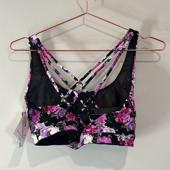 Victoria’s Secret floral flow on point sports bra. - Picture 10 of 11